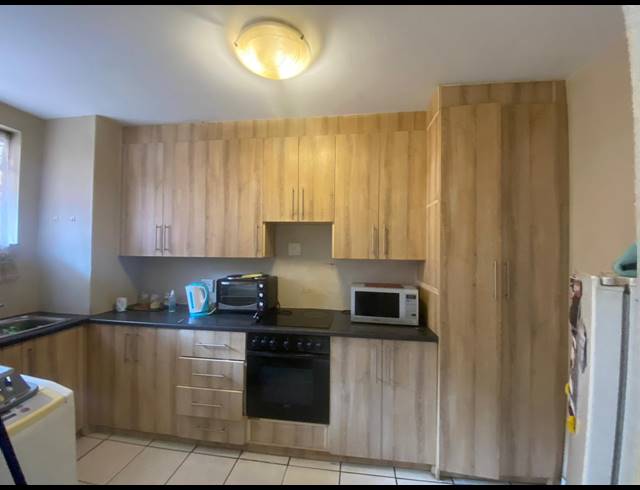 2 BEDROOM APARTMENT FOR SALE IN VANDERBIJLPARK CW 3